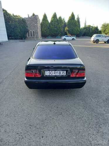 Mercedes E 240 1997, 215,432 km - 2.4 l - Qazax