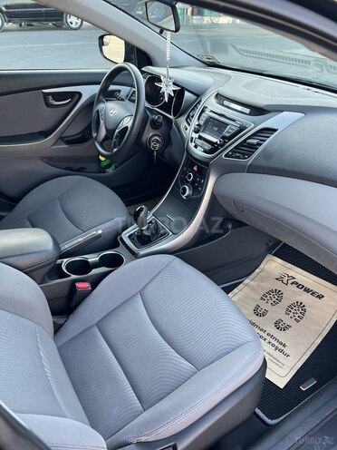 Hyundai Elantra 2015, 52,000 km - 1.8 l - Bakı