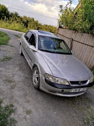 Opel Vectra 1997, 250,000 km - 2.5 l - Zaqatala