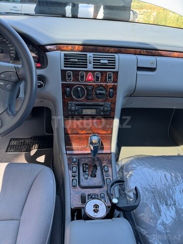 Mercedes E 220 d 2001, 329,946 km - 2.2 l - Bakı
