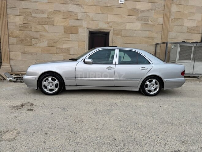 Mercedes E 220 d 2001, 329,946 km - 2.2 l - Bakı