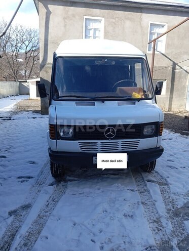 Mercedes 208 D 1993, 123,547 km - 2.3 л - Quba