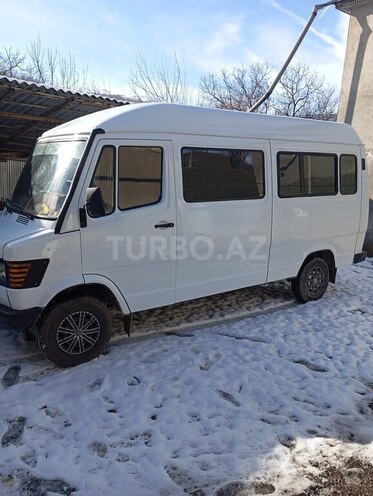 Mercedes 208 D 1993, 123,547 km - 2.3 л - Quba