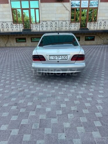 Mercedes E 270 2001, 487,522 km - 2.7 l - Şirvan
