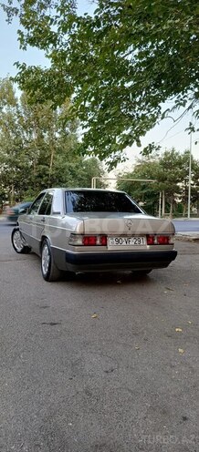 Mercedes 190 1992, 900,000 km - 2.0 l - Bərdə