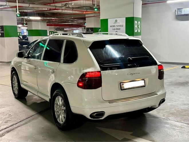 Porsche Cayenne-4