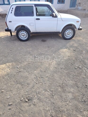 LADA (VAZ) Niva-2