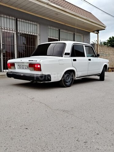 LADA (VAZ) 2107-2