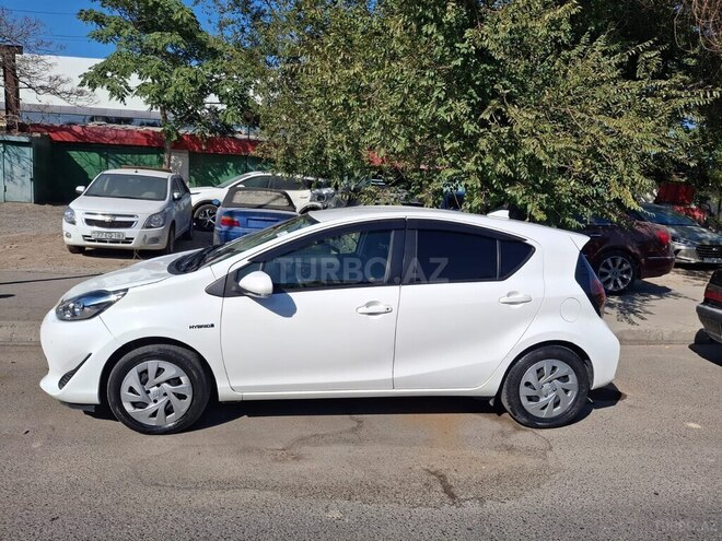 Toyota Aqua 2018, 130,000 km - 1.5 l - Bakı