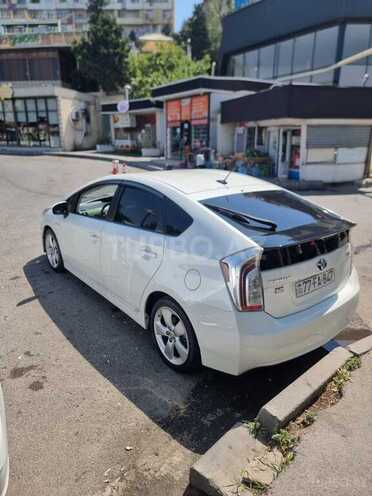Toyota Prius-4