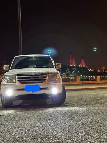 Mitsubishi Pajero io 2001, 215,000 km - 2.0 l - Bakı