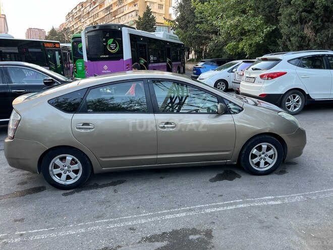 Toyota Prius-6