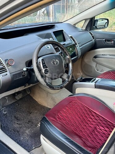 Toyota Prius-2