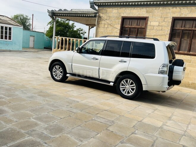 Mitsubishi Pajero 2010, 238,000 km - 3.5 л - Bakı