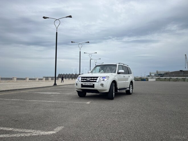 Mitsubishi Pajero 2010, 238,000 km - 3.5 л - Bakı