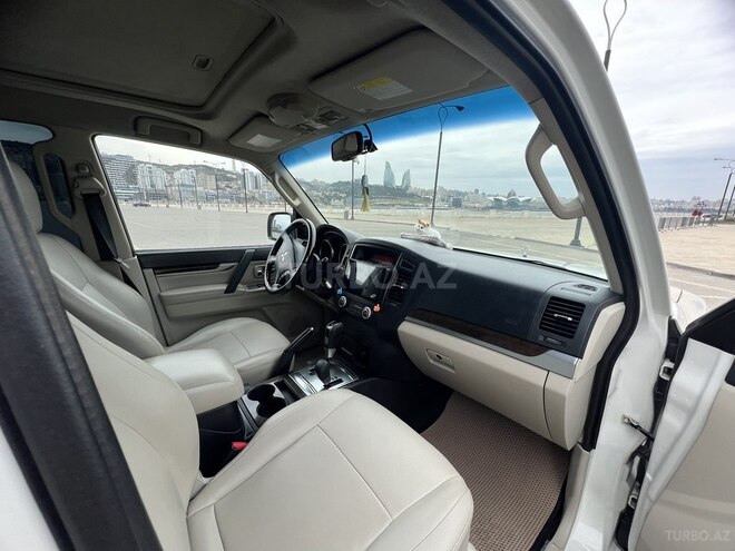 Mitsubishi Pajero 2010, 238,000 km - 3.5 л - Bakı