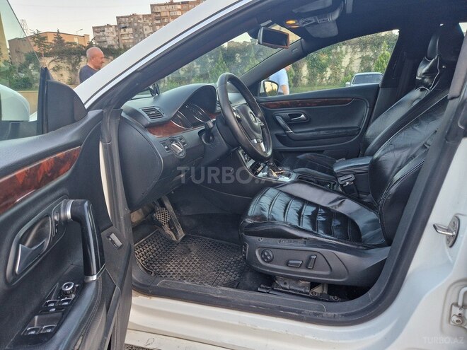 Volkswagen Passat CC-11