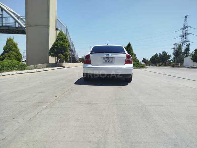 Volkswagen Passat 2003, 318,000 km - 1.8 l - Bakı