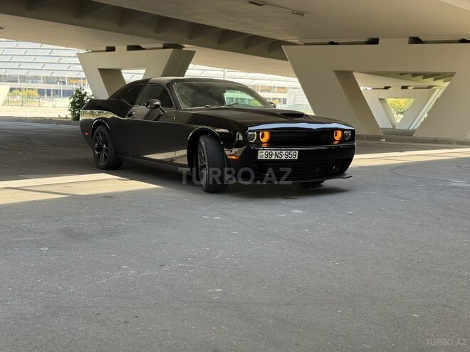 Dodge Challenger-4