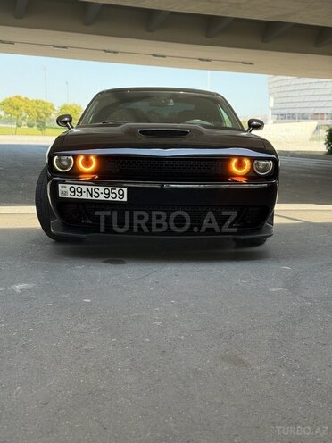 Dodge Challenger-2