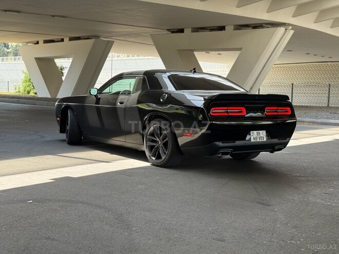 Dodge Challenger-5