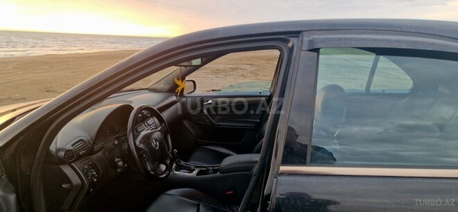 Mercedes C 320 2000, 355,000 km - 3.2 l - Sumqayıt