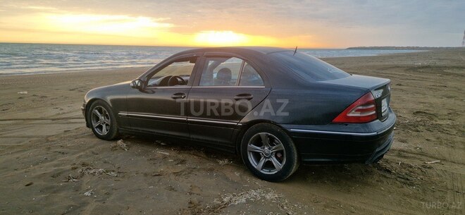 Mercedes C 320 2000, 355,000 km - 3.2 l - Sumqayıt
