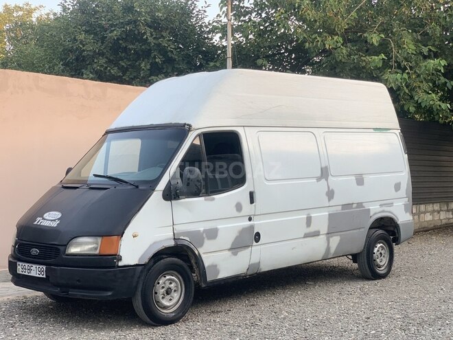 Ford Transit-1