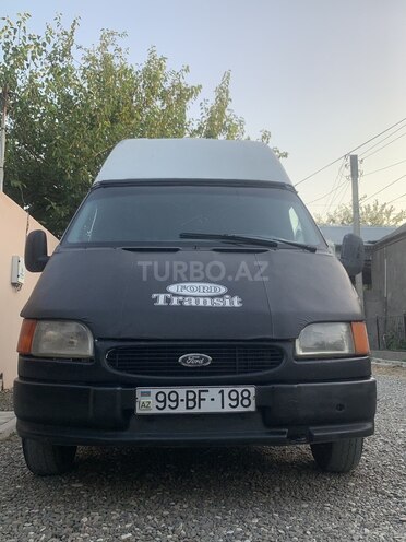 Ford Transit-8