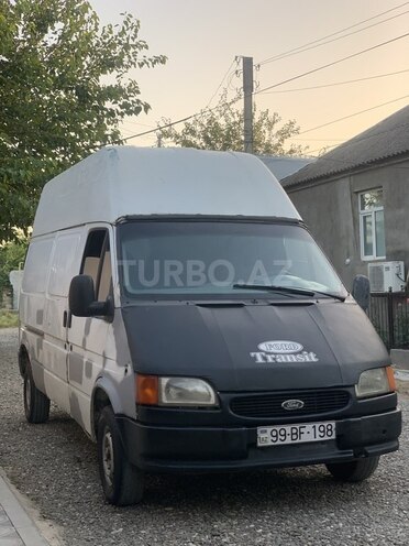 Ford Transit-5