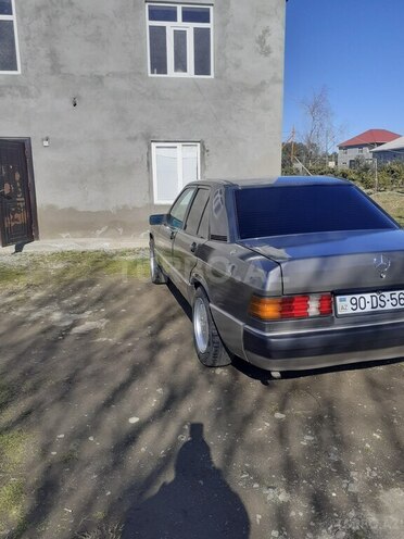 Mercedes 190 1990, 382,125 km - 2.5 l - Astara