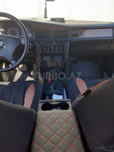 Mercedes 190 1990, 382,125 km - 2.5 l - Astara