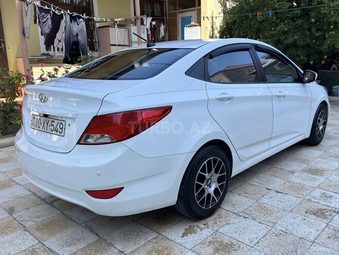 Hyundai Accent 2015, 180,000 km - 1.6 л - Bakı