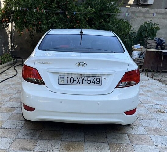 Hyundai Accent 2015, 180,000 km - 1.6 л - Bakı