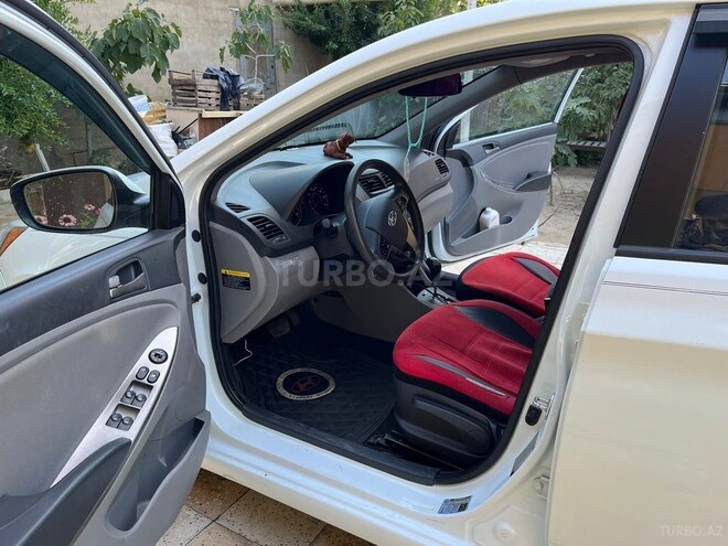 Hyundai Accent 2015, 180,000 km - 1.6 л - Bakı