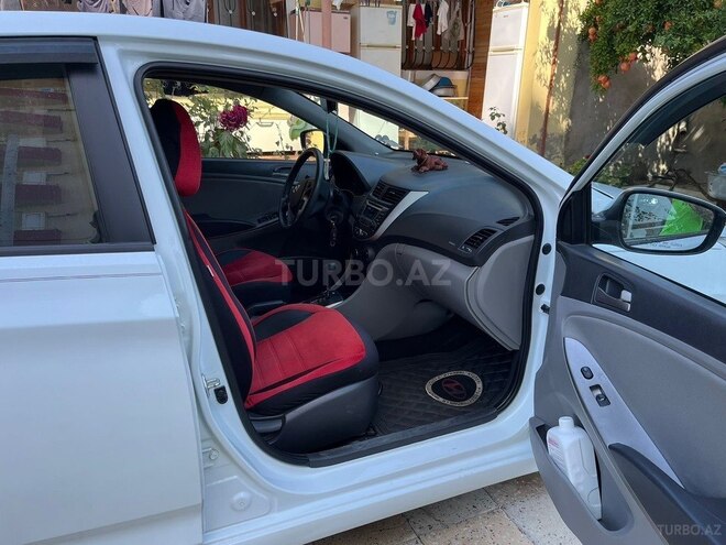 Hyundai Accent 2015, 180,000 km - 1.6 л - Bakı
