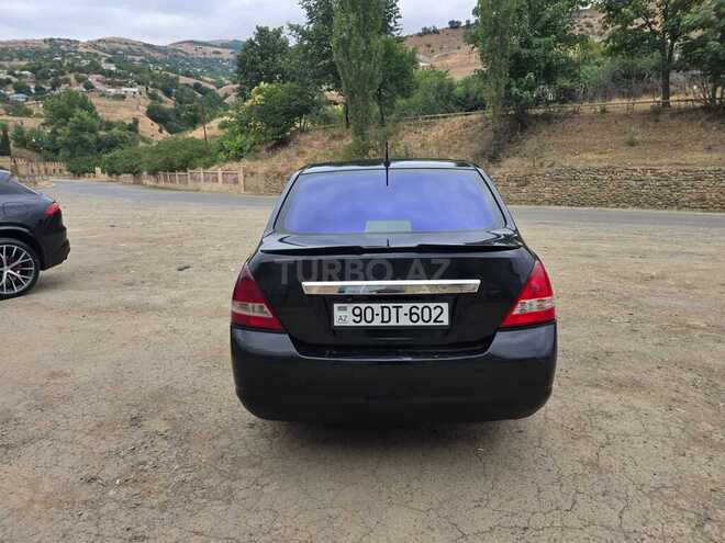 Nissan Tiida-2