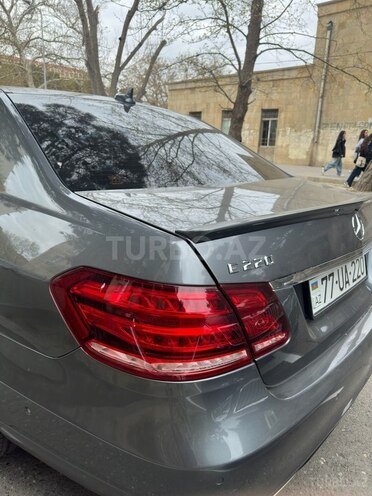 Mercedes E 220-8