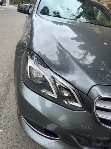 Mercedes E 220-4