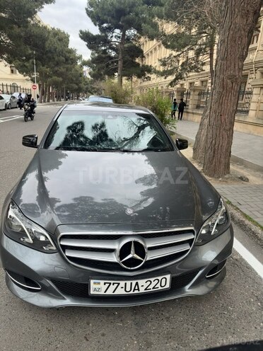 Mercedes E 220-12