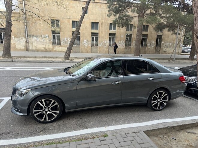 Mercedes E 220-10