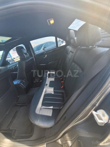 Mercedes E 220-17