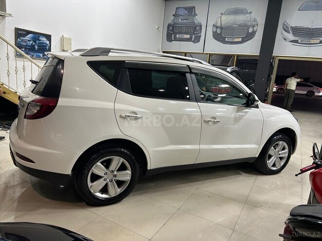 Geely Emgrand X7-10
