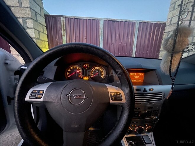 Opel Astra 2009, 288,000 km - 1.4 l - Füzuli