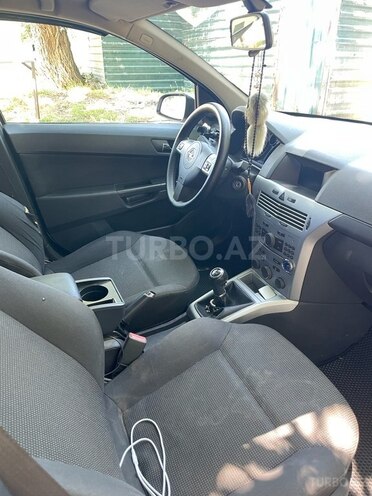 Opel Astra 2009, 288,000 km - 1.4 l - Füzuli
