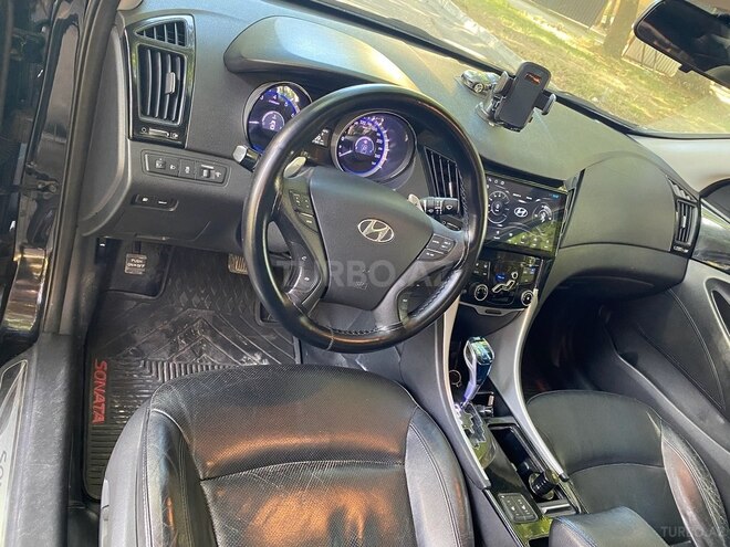 Hyundai Sonata-13