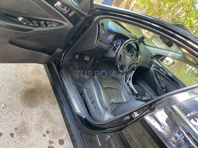 Hyundai Sonata-11
