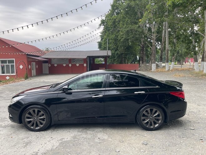 Hyundai Sonata-4