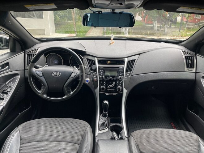 Hyundai Sonata-10