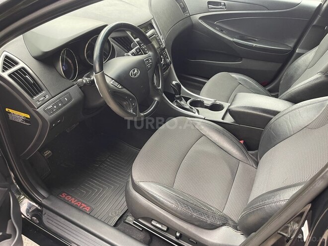 Hyundai Sonata-11
